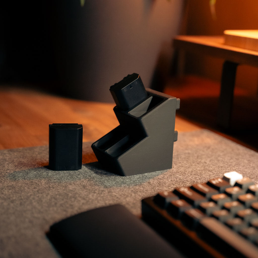 DSLR / Mirrorless Camera Battery Holder