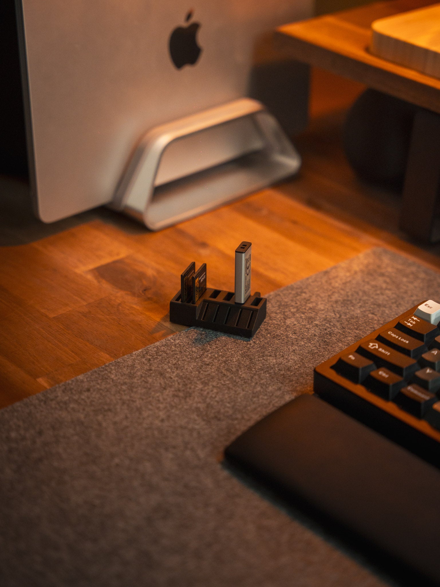 USB/SD/MicroSD Holder